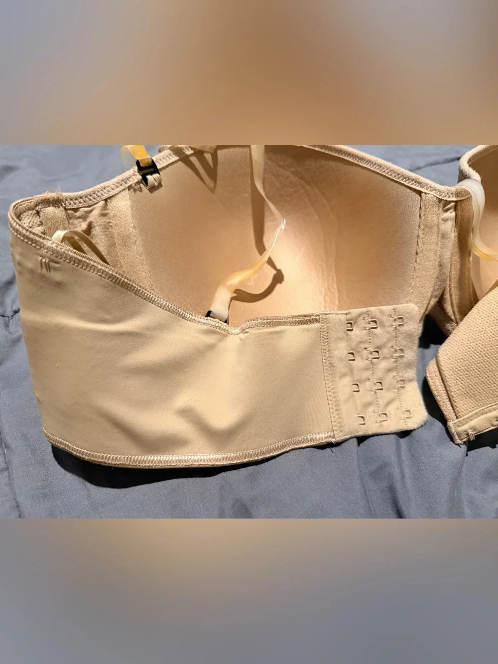 Seamless Nude Strapless Convertible Bra with Removable Straps
